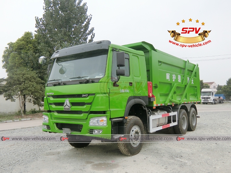 Sludge Tipping Vehicle Sinotruk - LF